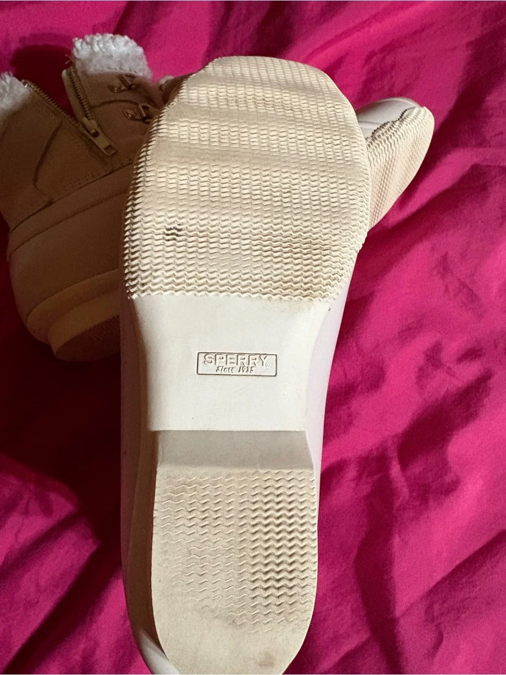 SBAGLIEN1  Sperry Cream Sherpa-Trim Duck Boots